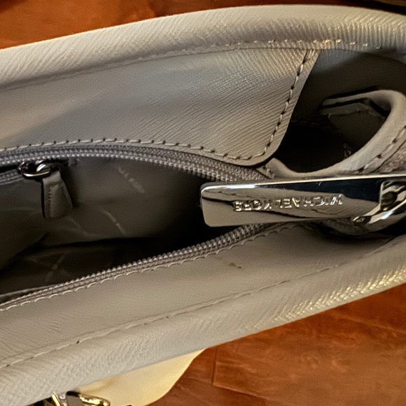 NWOT Michael Kors Zippered Tote - Picture 8 of 9